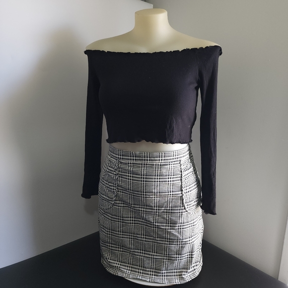 Aus L H&M Divided Black Ribbed Off Shoulder Long Sleeve Crop Top - Picture 7 of 16